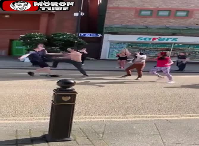Video :A devastating knockdown is consumed by John Wick!